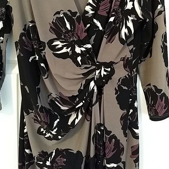 Ladies floral faux wrap dress with V neckline - Picture 2 of 5